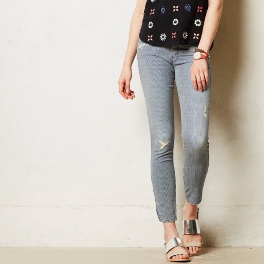 Joe’s Jeans • Chelsea Ankle Zip Distressed Jeans